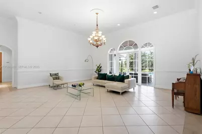 17920 SW 154th St, Miami, FL 33187 - Photo 4