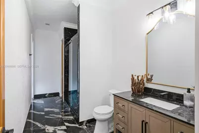 17920 SW 154th St, Miami, FL 33187 - Photo 24