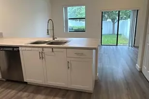 10948 W 32nd Ln, Hialeah, FL 33018 - Photo 10