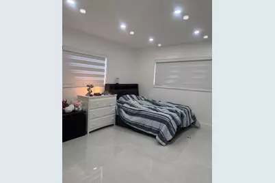 1401 NW 122nd Ave, Pembroke Pines, FL 33026 - Photo 18