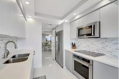 2000 Island Blvd #808, Aventura, FL 33160 - Photo 4
