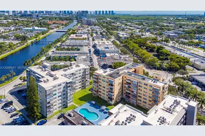 16400 NE 17th Ave #601, North Miami Beach, FL 33162 - Photo 2