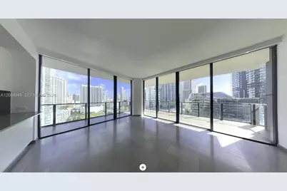 88 SW 7th St #1711, Miami, FL 33130 - Photo 2
