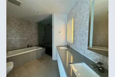 88 SW 7th St #1711, Miami, FL 33130 - Photo 28
