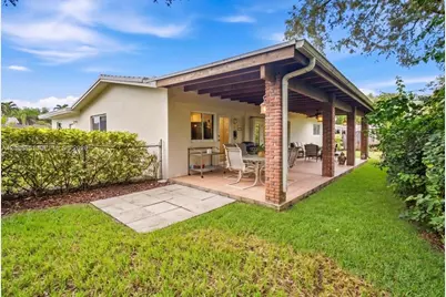9125 SW 65th St, Miami, FL 33173 - Photo 4