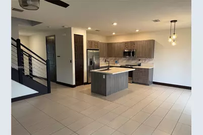 16004 NW 91st Ct, Miami Lakes, FL 33018 - Photo 4