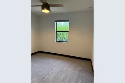 16004 NW 91st Ct, Miami Lakes, FL 33018 - Photo 18