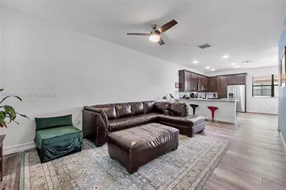 11343 SW 14th St, Pembroke Pines, FL 33025 - Photo 12