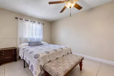 304 SW 68th Ave, Pembroke Pines, FL 33023 - Photo 24