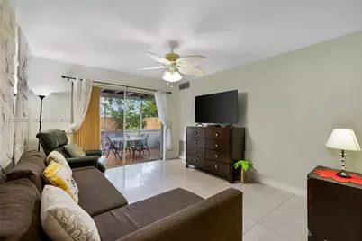 304 SW 68th Ave, Pembroke Pines, FL 33023 - Photo 18