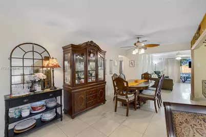 304 SW 68th Ave, Pembroke Pines, FL 33023 - Photo 10