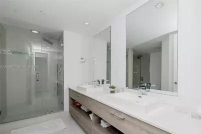 1300 S Miami Ave #2210, Miami, FL 33130 - Photo 22