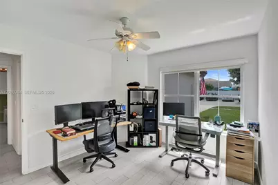 20831 NW 22nd Ct, Pembroke Pines, FL 33029 - Photo 16