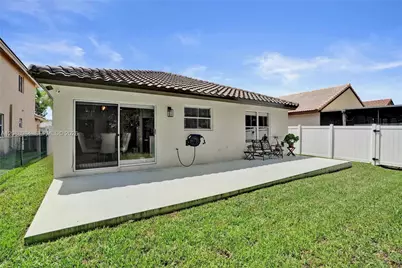 20831 NW 22nd Ct, Pembroke Pines, FL 33029 - Photo 22