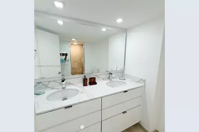 10275 Collins Ave #1210, Bal Harbour, FL 33154 - Photo 20