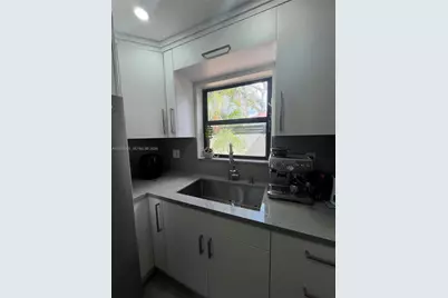 447 NW 98th Ct, Miami, FL 33172 - Photo 12