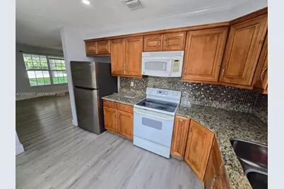 2500 NE 19th Ave #1, Lighthouse Point, FL 33064 - Photo 6
