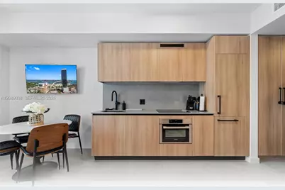 121 NE 5th St #2109, Miami, FL 33132 - Photo 8