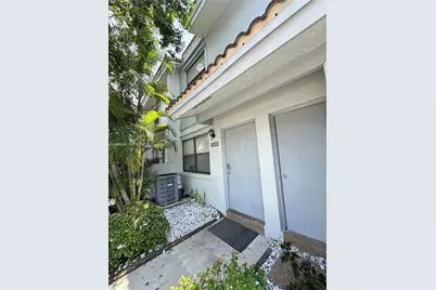 9865 Riverside Dr #9-32, Coral Springs, FL 33071 - Photo 2