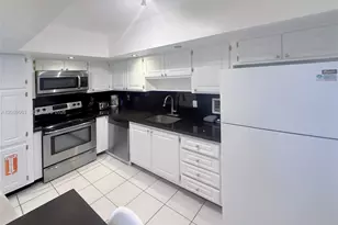 3901 S Ocean Dr, Hollywood, FL 33019 - Photo 8