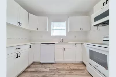 1922 NW 1st St #1, Miami, FL 33125 - Photo 4