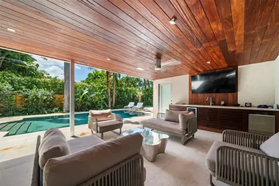 110 Venetian Way (Rivo Alto), Miami Beach, FL 33139 - Photo 12