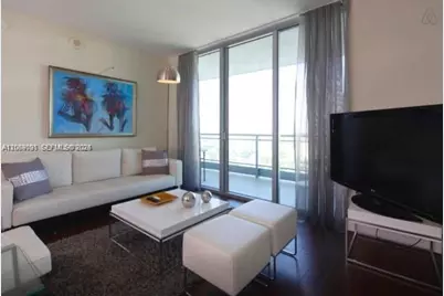 90 SW 3rd St #3807, Miami, FL 33130 - Photo 2