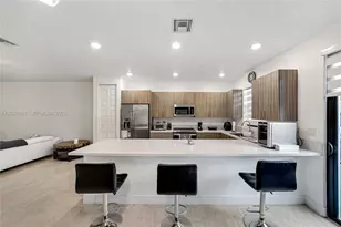 15809 NW 91st Ct, Miami Lakes, FL 33018 - Photo 2