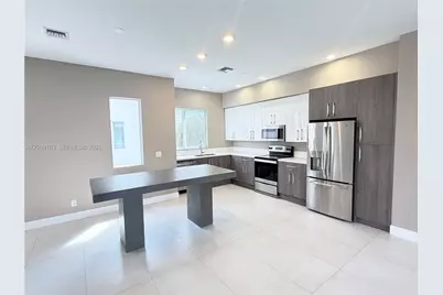 612 NE 12th Ave #612, Fort Lauderdale, FL 33304 - Photo 4