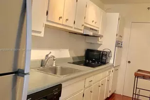 100 Lincoln Rd, Miami Beach, FL 33139 - Photo 4