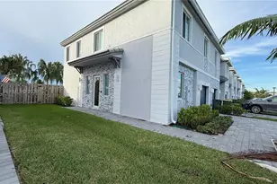 679 SE 13th St Cir, Homestead, FL 33034 - Photo 4