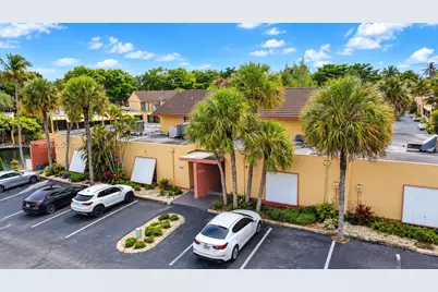 15528 Braemar Ct, Miami Lakes, FL 33014 - Photo 1