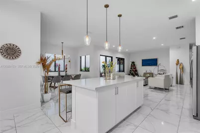 4363 NW 81st Ave, Doral, FL 33166 - Photo 8