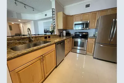 17100 N Bay Rd #1816, Sunny Isles Beach, FL 33160 - Photo 2
