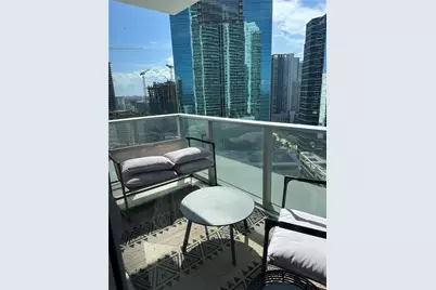 1300 Brickell Bay Dr #2213, Miami, FL 33131 - Photo 4
