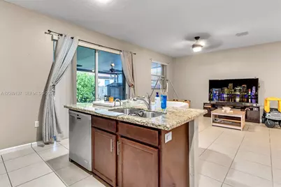 11833 SW 250th Ter, Homestead, FL 33032 - Photo 10