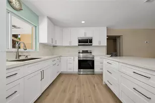 5885 Pine Tree, Sanibel, FL 33957 - Photo 22