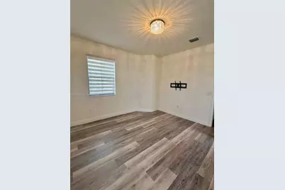 10230 NW 86th St, Doral, FL 33178 - Photo 22