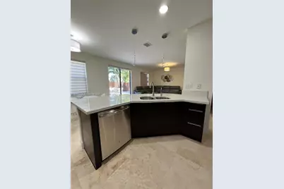 10230 NW 86th St, Doral, FL 33178 - Photo 10