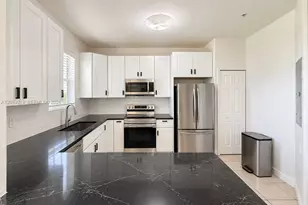 10242 NW 7th St, Miami, FL 33172 - Photo 6
