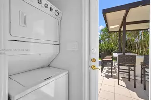 108 NE 30th St, Wilton Manors, FL 33334 - Photo 50