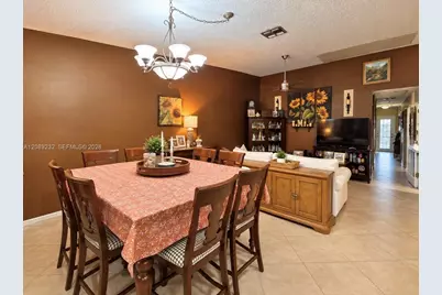 7642 NW 38th Ct, Sunrise, FL 33351 - Photo 8