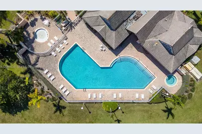 816 NW 208th Way, Pembroke Pines, FL 33029 - Photo 4