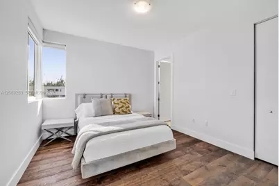 10250 NW 75th Ter, Doral, FL 33178 - Photo 20