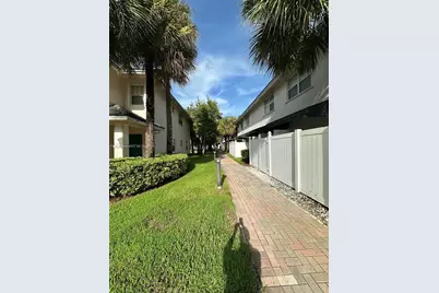 3021 NW 30th Ter, Oakland Park, FL 33311 - Photo 16