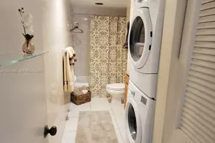 5570 NW 44th St, Lauderhill, FL 33319 - Photo 8