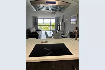 600 Parkview Dr #627, Hallandale Beach, FL 33009 - Photo 8