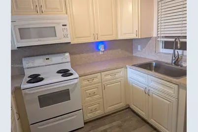 9471 Evergreen Pl #106, Davie, FL 33324 - Photo 10