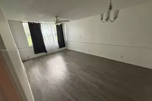 9471 Evergreen Pl, Davie, FL 33324 - Photo 2
