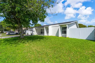 8531 NW 8th St, Pembroke Pines, FL 33024 - Photo 4
